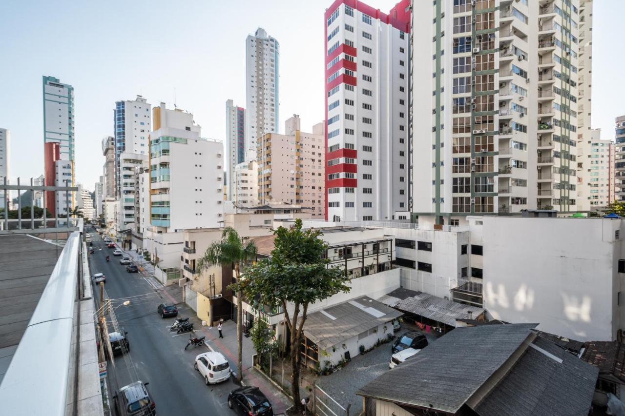 Em Frente Ao Shopping Atlantico! Com Sacada, Garagem E Ar Condicionado Lejlighed Balneário Camboriú Eksteriør billede